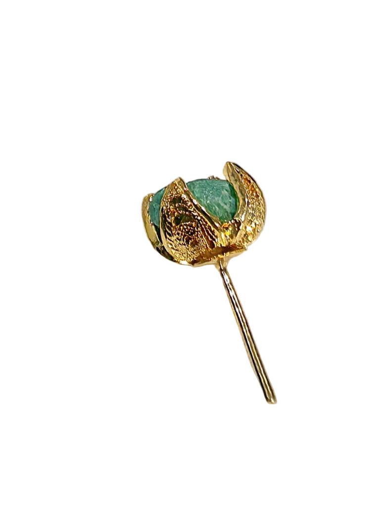 Topos tulipan filigrana con esmeralda en bruto