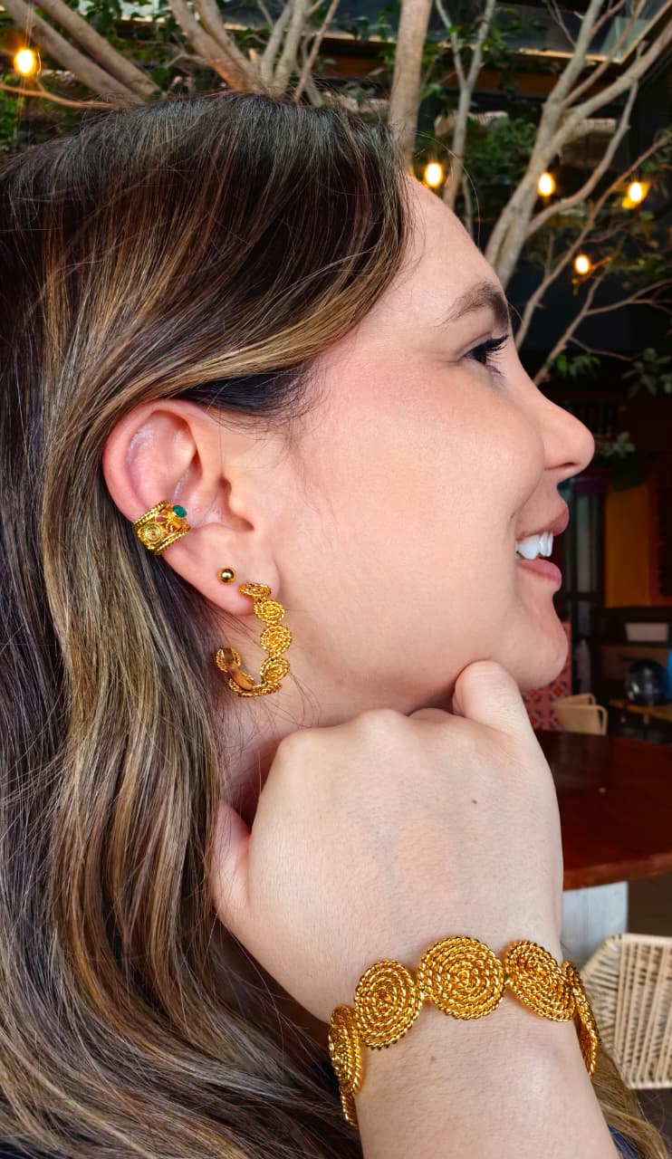 Earcuff Filagrana con esmeralda en bruto