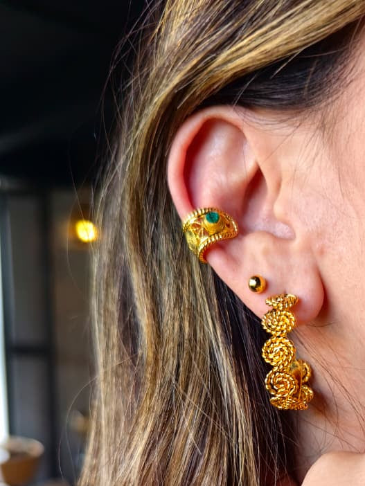 Earcuff Filagrana con esmeralda en bruto