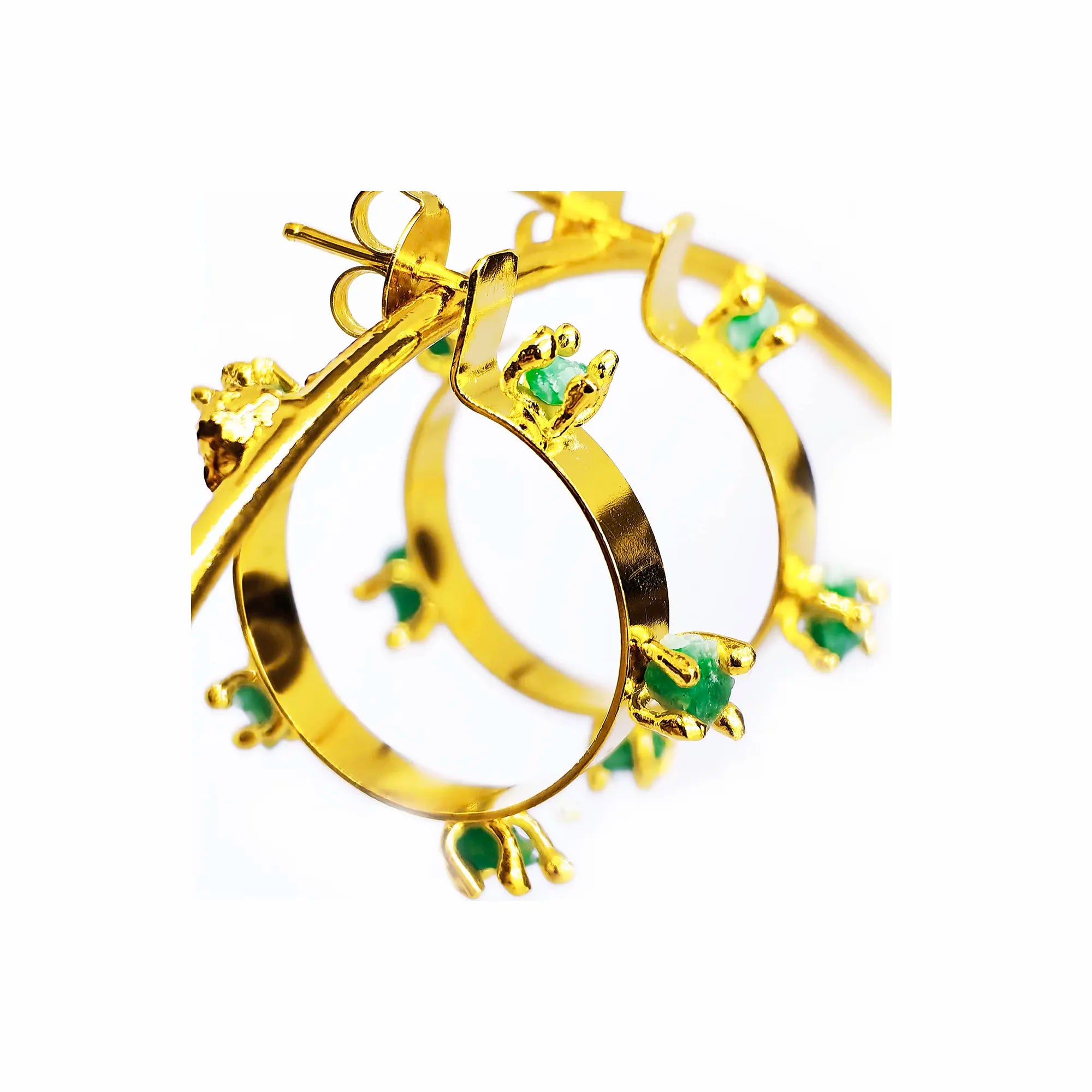 Candongas Luxury Plana con Esmeralda en Bruto – Brillo Dorado con Esencia Natural