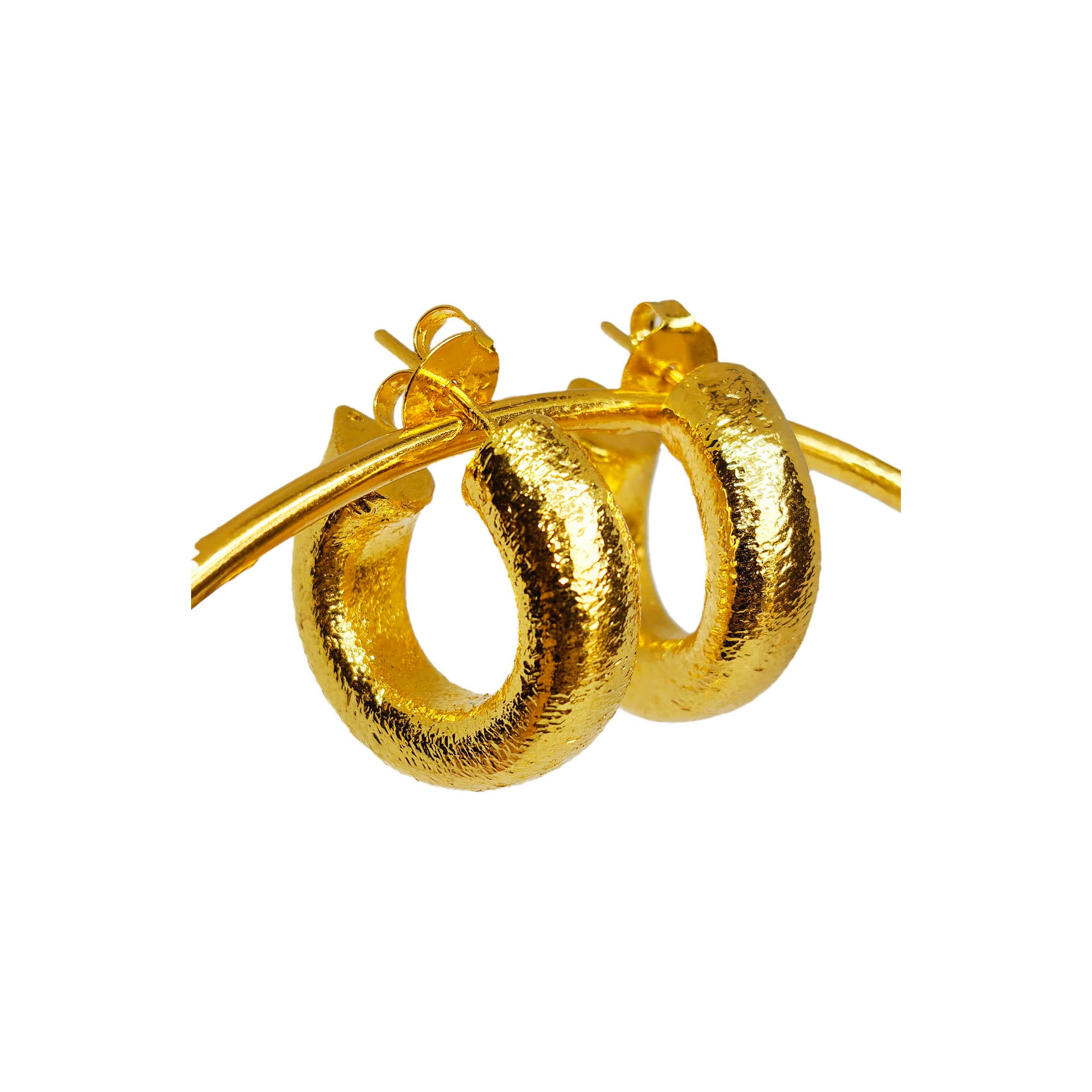 Candongas Maximalistas – Joyería dorada con carácter